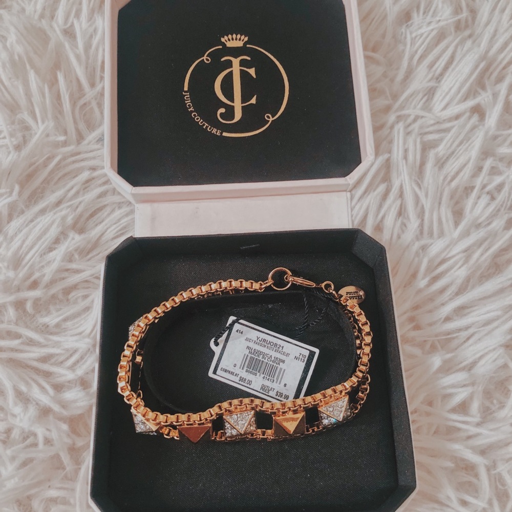 NWT Gold Studded Bracelet